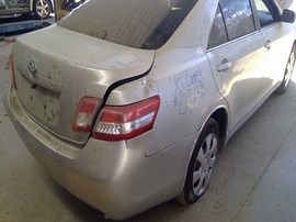 2010 TOYOTA CAMRY, SILVER, LE, 2.5L, AT,    Z25135